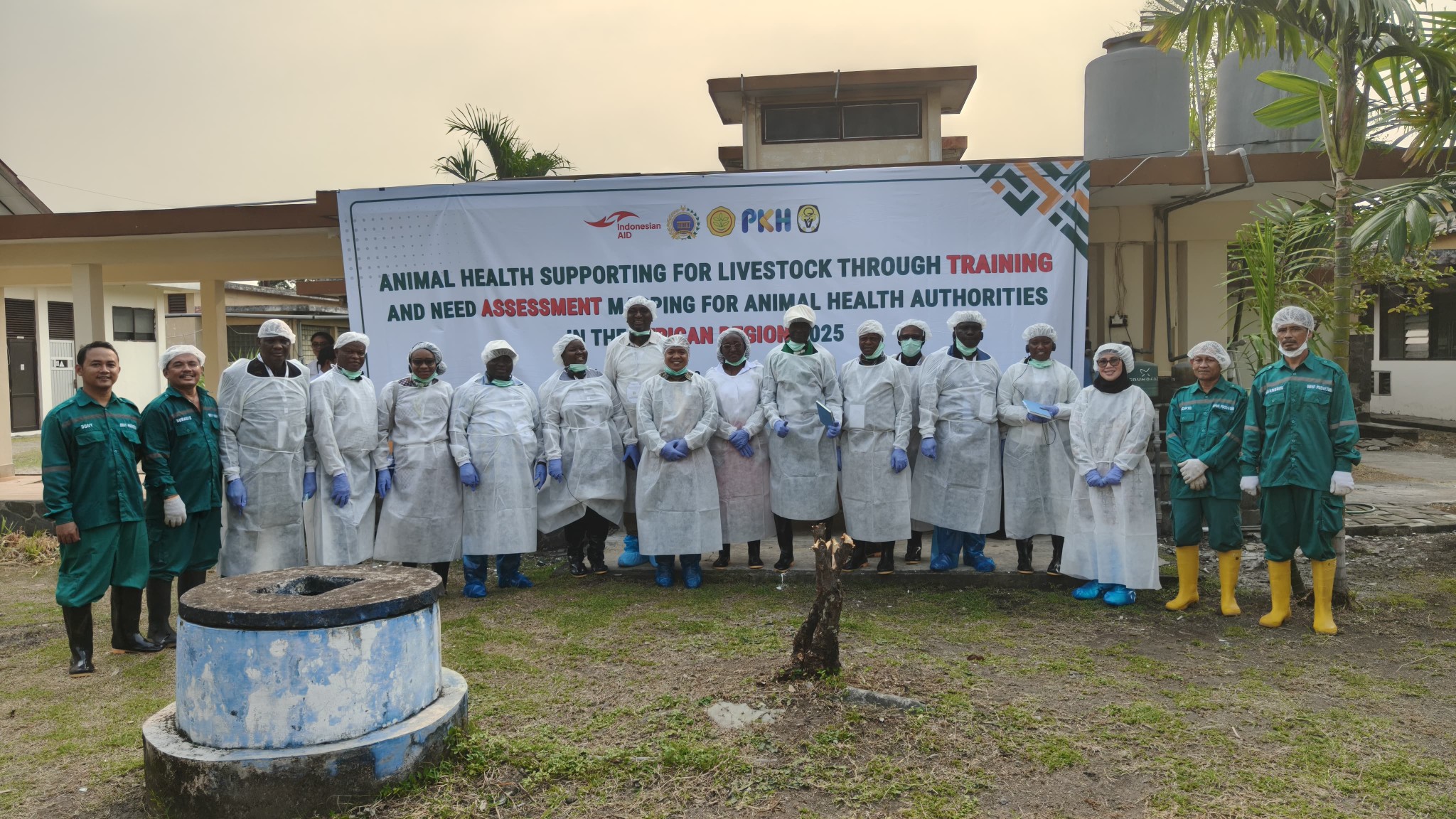 May be an image of 16 people, dais, hospital and text that says "PKH AWWHELTRTPRRTERTERTRE បល្គ ANIMAL HEALTH SUPPORTING FOR LIVESTOCK THROUGH TRAINING AND NEED ASSESSMENT M מור FOR ANIMAL HEALTH AUTHORITIES ણાতા 025"