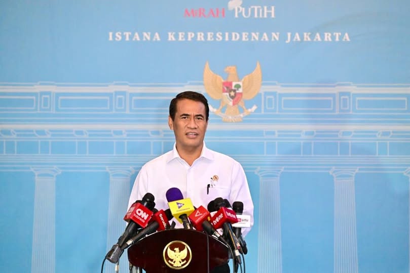 May be an image of dais and text that says "MIRAH PUTIH ISTANA KEPRESIDENAN JAKARTA 10 0 知ロ 스미 0 nE indonesta န် CN Garudu SATU tvene"